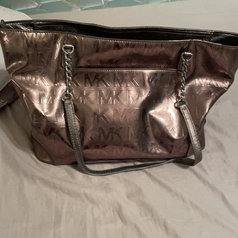 Barely Used Very Well Kept And Clean - image 3